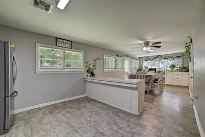 1 4th Avenue N, Texas City, TX 77590 - Photo 10