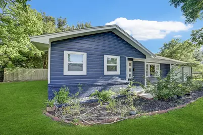1 4th Avenue N, Texas City, TX 77590 - Photo 2