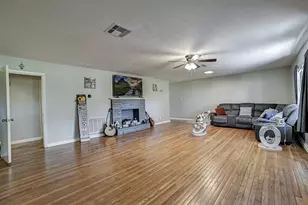 1 4th Ave N, Texas City, TX 77590 - Photo 6