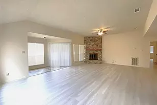 9515 Hendon Ln, Houston, TX 77036 - Photo 6