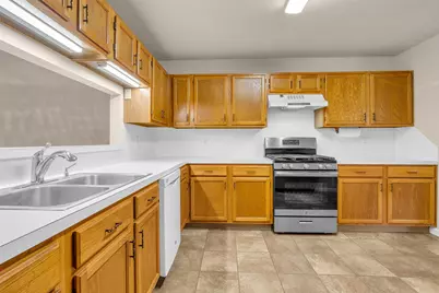 3310 Country Meadows Court, Pearland, TX 77584 - Photo 8