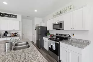 10138 Tiger Flower Ln, Houston, TX 77016 - Photo 8