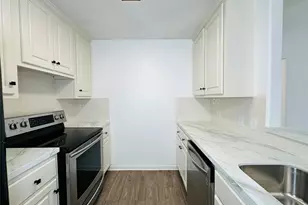 16232 Sun View Ln, Conroe, TX 77302 - Photo 10