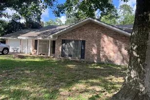 1429 Circle Dr, Sealy, TX 77474 - Photo 2