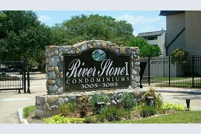 3045 Walnut Bend Lane #28, Houston, TX 77042 - Photo 2