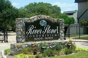 3045 Walnut Bend Ln, Houston, TX 77042 - Photo 2