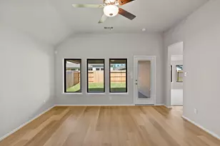 1016 Shl Crk Trl, Conroe, TX 77304 - Photo 10