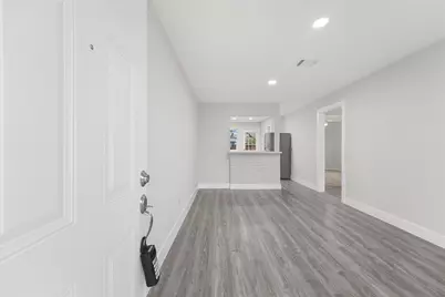 4630 Clover Street, Houston, TX 77051 - Photo 4