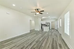 18433 Novarra Dr, Conroe, TX 77306 - Photo 8