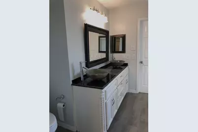 11075 Landsbury Court, Houston, TX 77099 - Photo 14