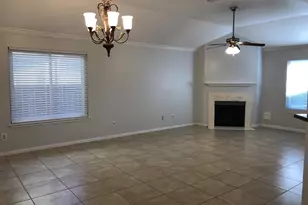 11075 Landsbury Ct, Houston, TX 77099 - Photo 2