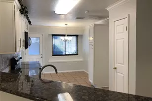 11075 Landsbury Ct, Houston, TX 77099 - Photo 6