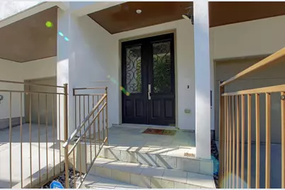 1504 Hazel Street, Houston, TX 77019 - Photo 2