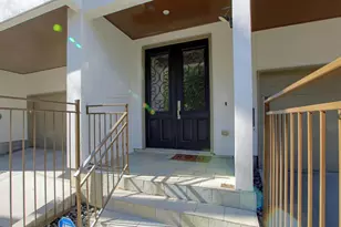 1504 Hazel St, Houston, TX 77019 - Photo 2