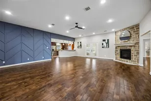 1613 S Hood St, Alvin, TX 77511 - Photo 8