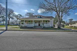303 Ross St, Brenham, TX 77833 - Photo 2