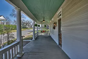 303 Ross St, Brenham, TX 77833 - Photo 8