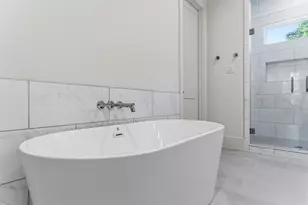 5317 Lambeth Riverside Dr, Houston, TX 77091 - Photo 14