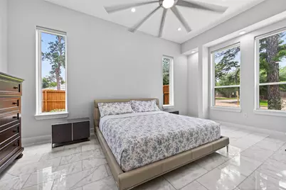 14002 Woodthorpe Lane, Houston, TX 77079 - Photo 20