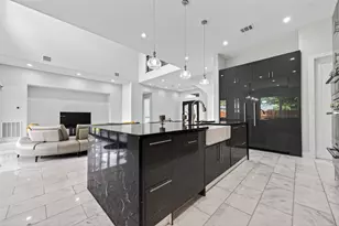 14002 Woodthorpe Ln, Houston, TX 77079 - Photo 12