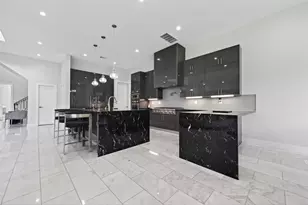 14002 Woodthorpe Ln, Houston, TX 77079 - Photo 10