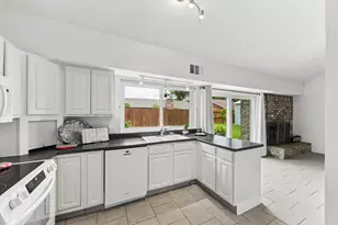 16407 Brookford Dr, Houston, TX 77059 - Photo 10