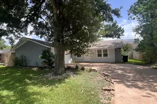 9543 Beverly Hill St, Houston, TX 77063 - Photo 2