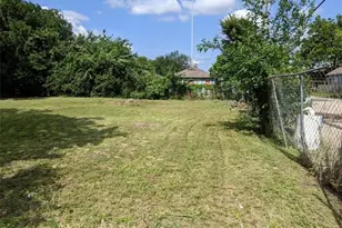 2002 Jensen Dr, Houston, TX 77026 - Photo 2