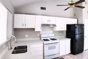 10070 Green Valley Ln, Houston, TX 77064 - Photo 8