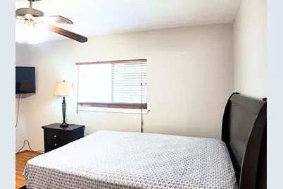 10070 Green Valley Lane, Houston, TX 77064 - Photo 16