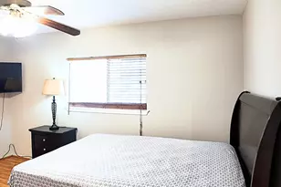 10070 Green Valley Ln, Houston, TX 77064 - Photo 16