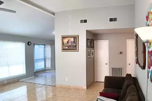 10070 Green Valley Ln, Houston, TX 77064 - Photo 4