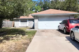 10070 Green Valley Ln, Houston, TX 77064 - Photo 2