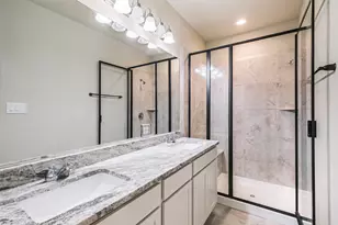 11005 Cres Light Way, Houston, TX 77043 - Photo 10