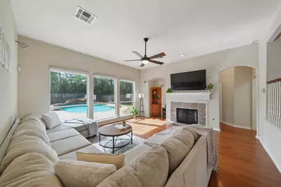 122 W Russet Grove Circle, The Woodlands, TX 77384 - Photo 16