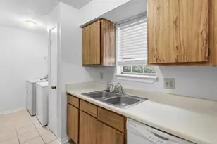 2800 Jeanetta St, Houston, TX 77063 - Photo 10