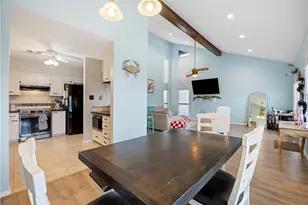 1114 Tiki Dr, Tiki Island, TX 77554 - Photo 10