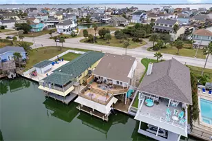 1114 Tiki Dr, Tiki Island, TX 77554 - Photo 32