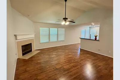 6315 S Wintersage Lane, Houston, TX 77066 - Photo 10