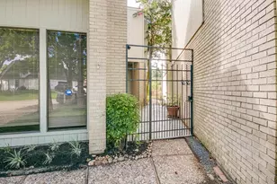 923 Cranberry Hill Ct, Houston, TX 77079 - Photo 10