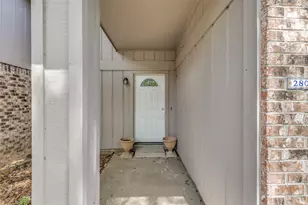 2803 Parkwood Manor Dr, Houston, TX 77339 - Photo 2