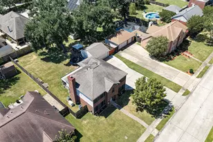 57 N Calla Lily Ct, Lake Jackson, TX 77566 - Photo 6