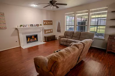 57 N Calla Lily Court, Lake Jackson, TX 77566 - Photo 14