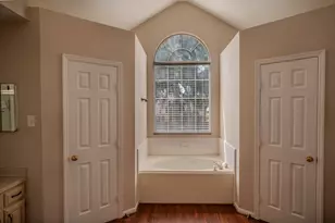 57 N Calla Lily Ct, Lake Jackson, TX 77566 - Photo 32