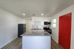 2706 Berry St, Houston, TX 77004 - Photo 2