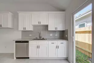 14239 Aston Pne Dr, Houston, TX 77032 - Photo 6