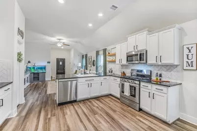 25734 Bottlebrush Sedge Street, Katy, TX 77493 - Photo 14