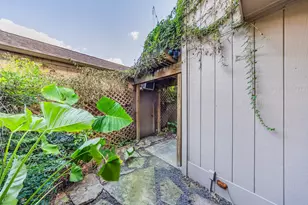 7505 Memorial Woods Dr, Houston, TX 77024 - Photo 30