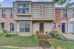 7505 Memorial Woods Dr, Houston, TX 77024 - Photo 2