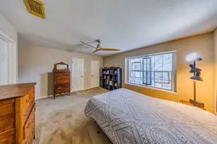 7505 Memorial Woods Dr, Houston, TX 77024 - Photo 18